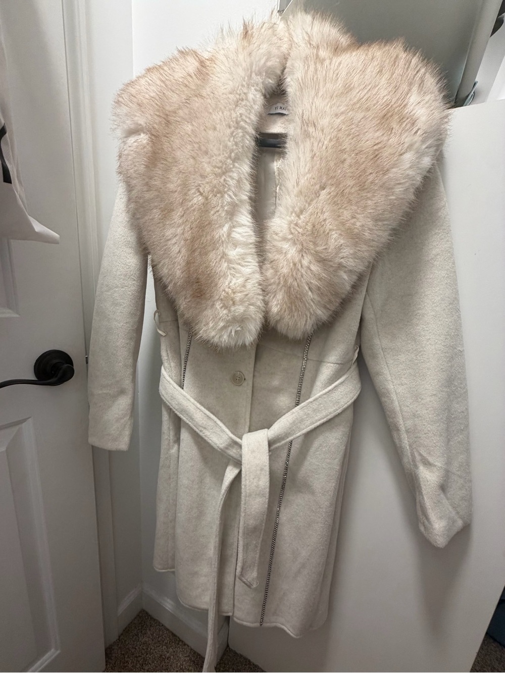 Women's Cream Faux Fur Collar Belted Coat Never Worn